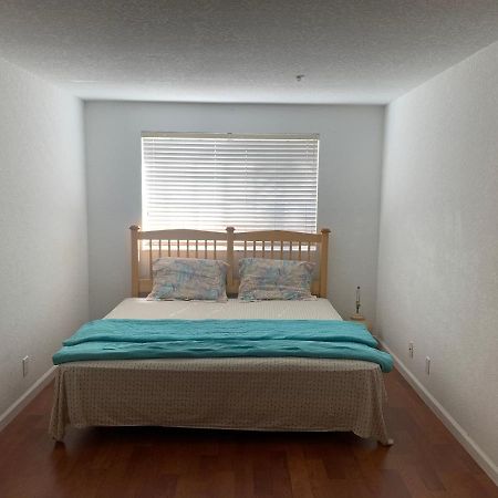 Bedroom Suite In Lauderdale Lakes Townhome 포트 로더데일 외부 사진