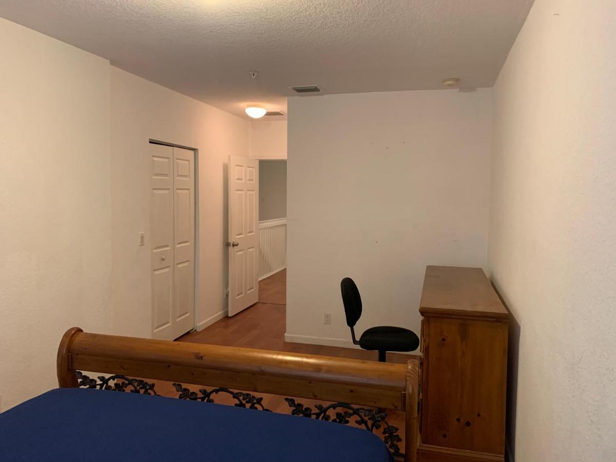 Bedroom Suite In Lauderdale Lakes Townhome 포트 로더데일 외부 사진