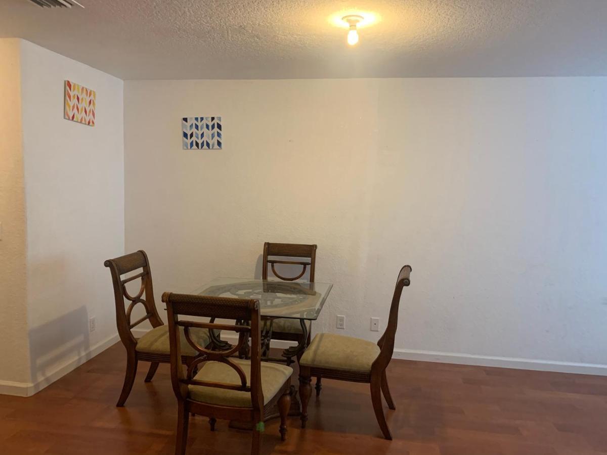 Bedroom Suite In Lauderdale Lakes Townhome 포트 로더데일 외부 사진