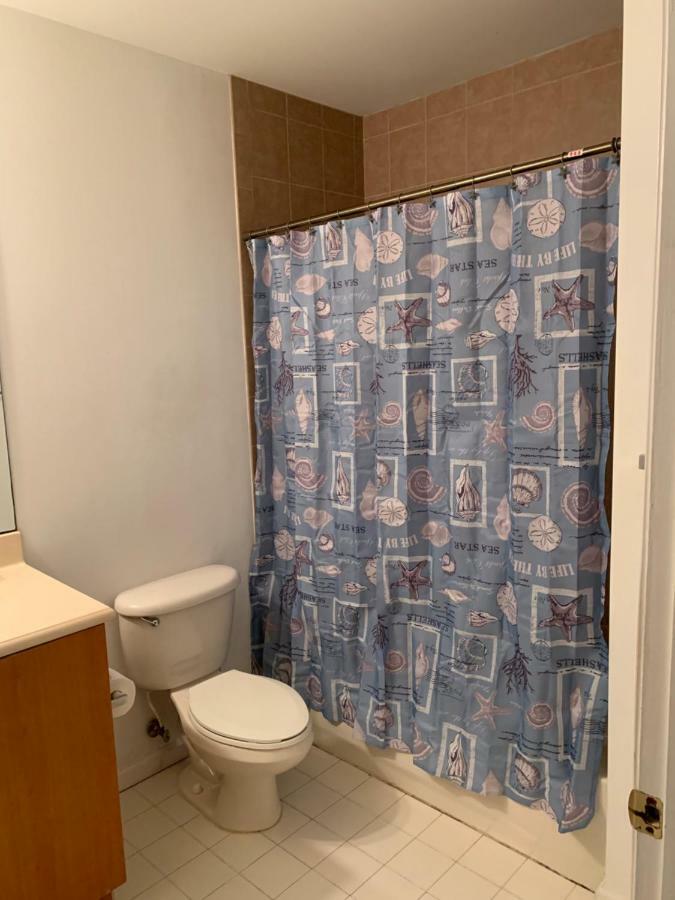 Bedroom Suite In Lauderdale Lakes Townhome 포트 로더데일 외부 사진