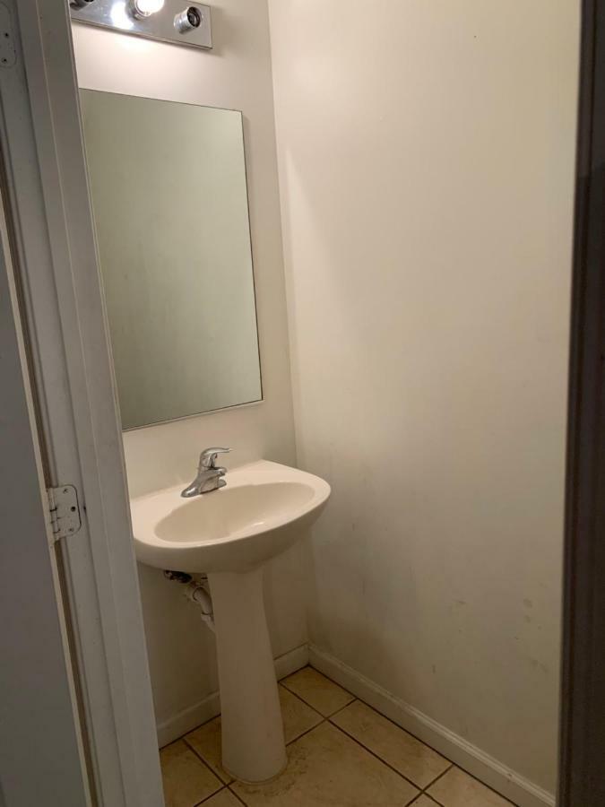 Bedroom Suite In Lauderdale Lakes Townhome 포트 로더데일 외부 사진