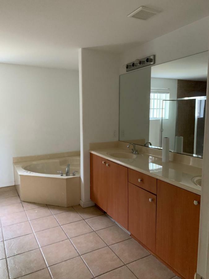 Bedroom Suite In Lauderdale Lakes Townhome 포트 로더데일 외부 사진