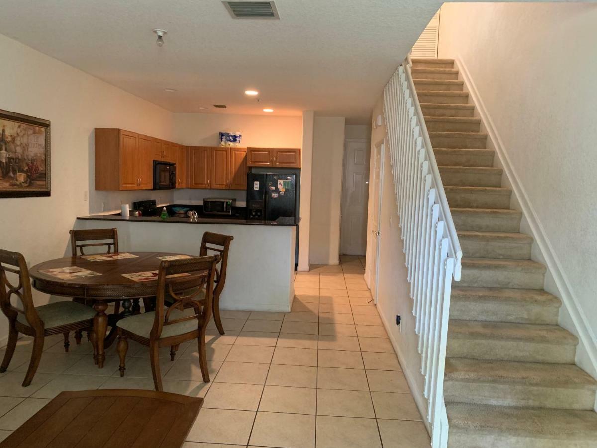 Bedroom Suite In Lauderdale Lakes Townhome 포트 로더데일 외부 사진