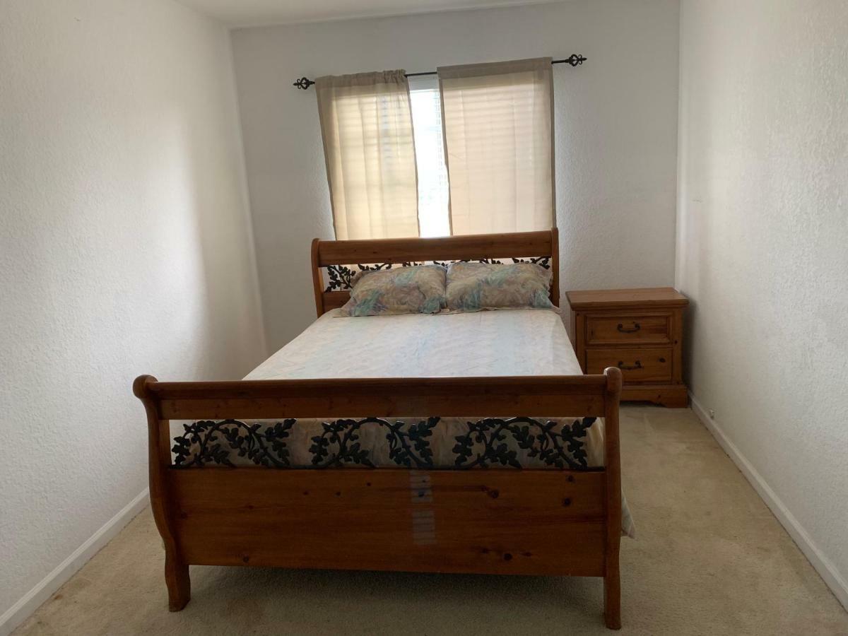 Bedroom Suite In Lauderdale Lakes Townhome 포트 로더데일 외부 사진