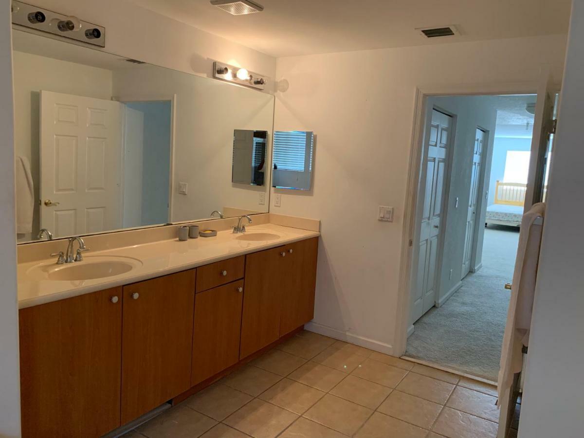 Bedroom Suite In Lauderdale Lakes Townhome 포트 로더데일 외부 사진